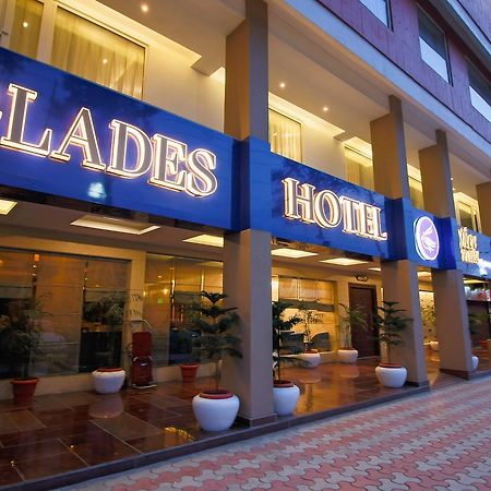 Glades Hotel Mohali Экстерьер фото